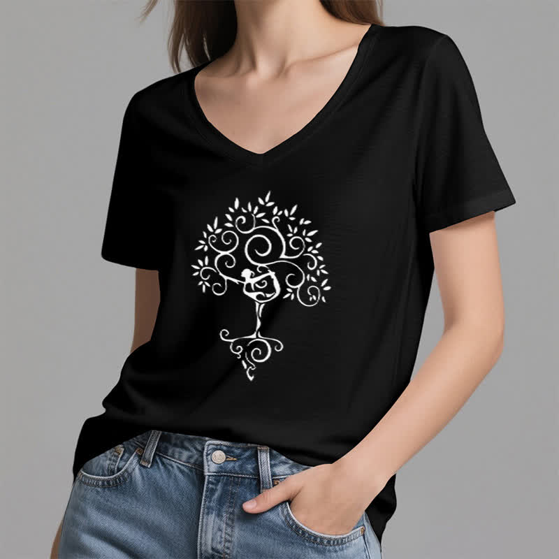 Camiseta de cuello en V con postura del árbol de yoga Olivenorma - image 18