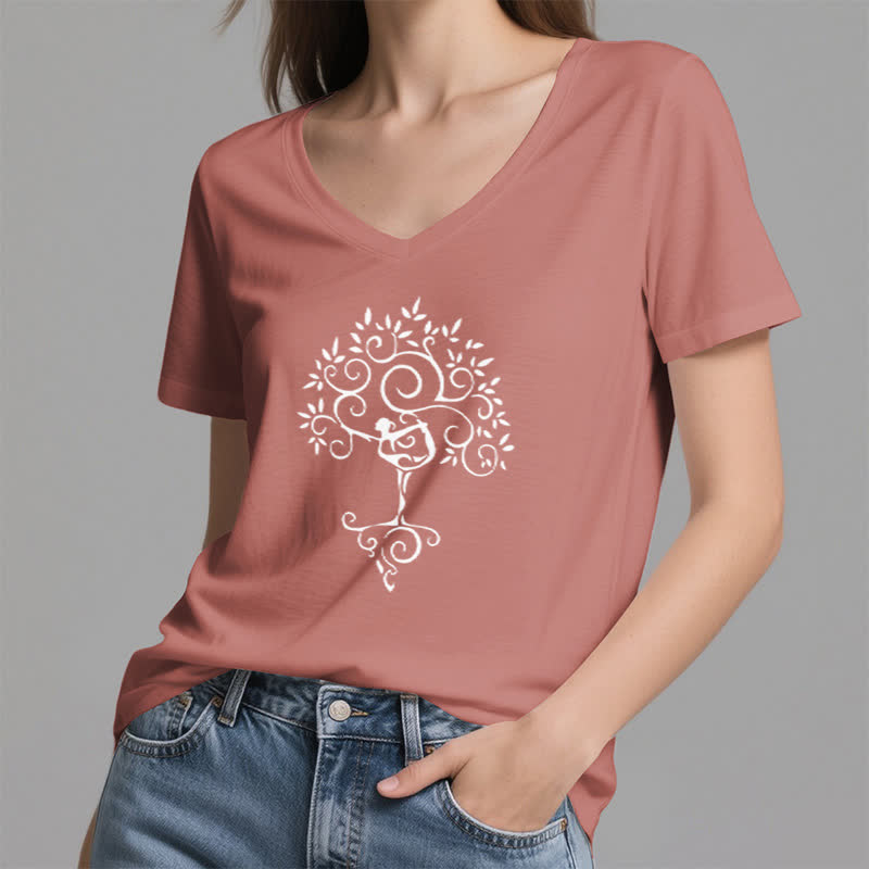 Camiseta de cuello en V con postura del árbol de yoga Olivenorma - image 22
