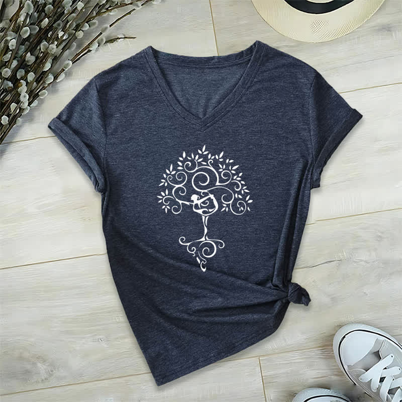 Camiseta de cuello en V con postura del árbol de yoga Olivenorma - Azul marino - 2XL - image 3