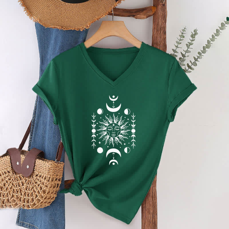 Camiseta de yoga estética Olivenorma con cuello en V y sol y luna - Verde oscuro - image 5