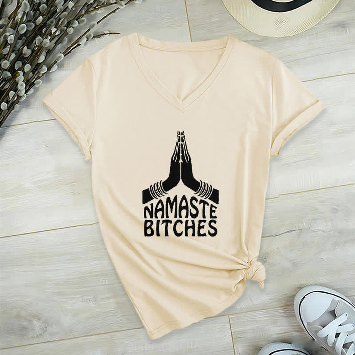 Camiseta de cuello en V con la divertida meditación y yoga "Namaste" de Olivenorma - Caqui - 2XL - image 22