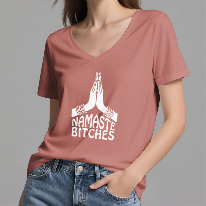 Camiseta de cuello en V con la divertida meditación y yoga "Namaste" de Olivenorma - image 19