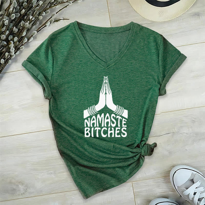 Camiseta de cuello en V con la divertida meditación y yoga "Namaste" de Olivenorma - Verde oscuro - 2XL - image 6