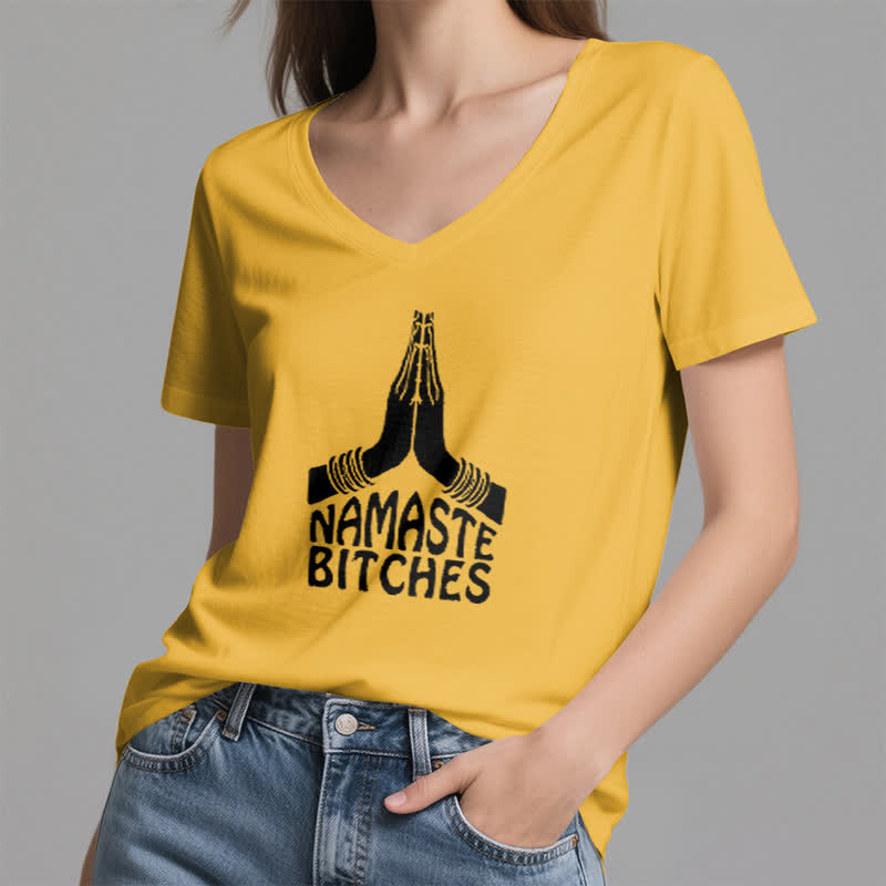 Camiseta de cuello en V con la divertida meditación y yoga "Namaste" de Olivenorma - image 17