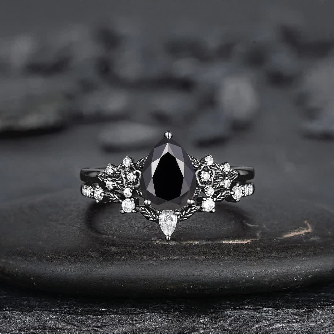 Anillo de granate y obsidiana con corona del guardián de Olivenorma - image 13