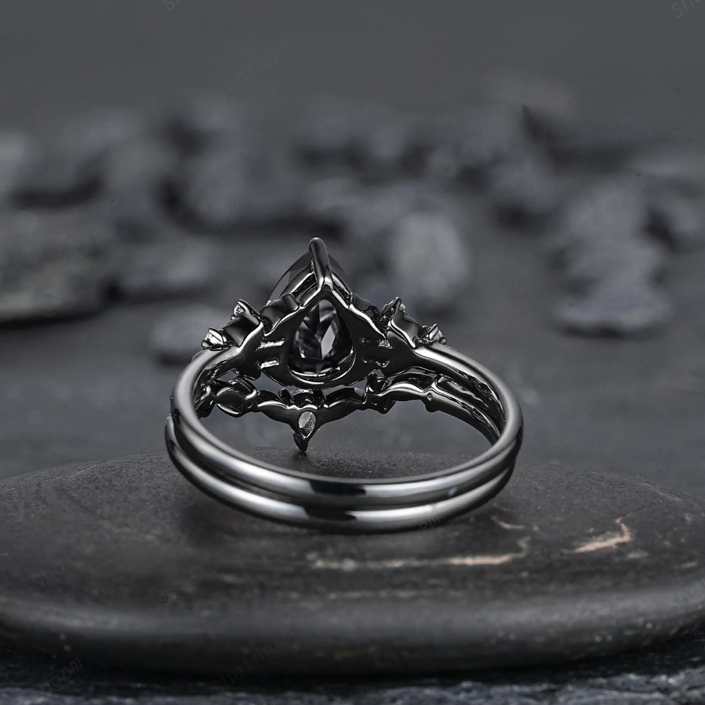 Anillo de granate y obsidiana con corona del guardián de Olivenorma - image 15