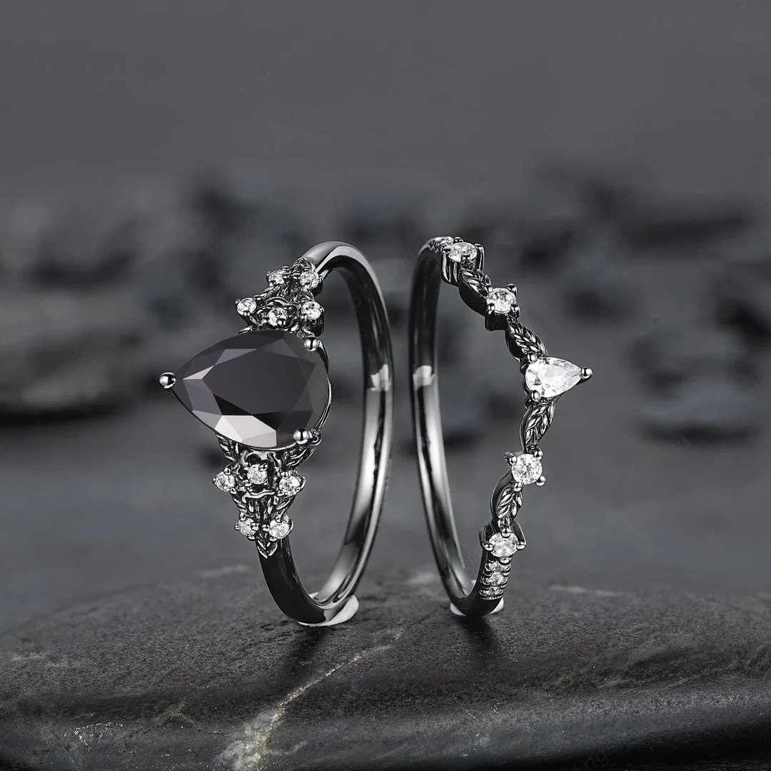 Anillo de granate y obsidiana con corona del guardián de Olivenorma - image 14