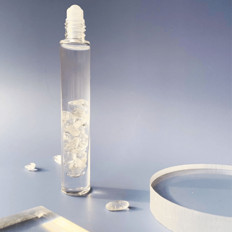 Botella de aceite esencial en roll-on de Olivenorma con decoración de cristal
