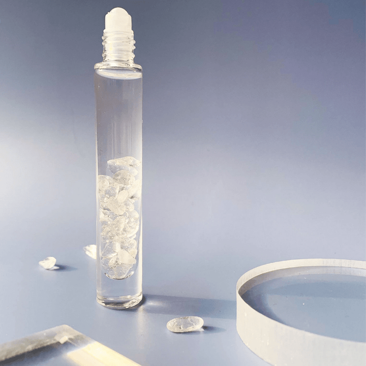 Botella de aceite esencial en roll-on de Olivenorma con decoración de cristal