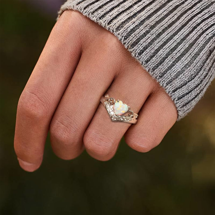 Anillo de ópalo con corona de corazón "Peace of Mind" de Olivenorma 