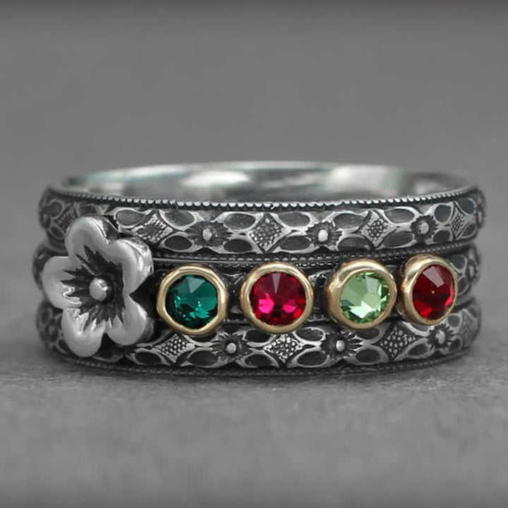 Anillo con piedras de nacimiento de flores grabado y personalizado de Olivenorma