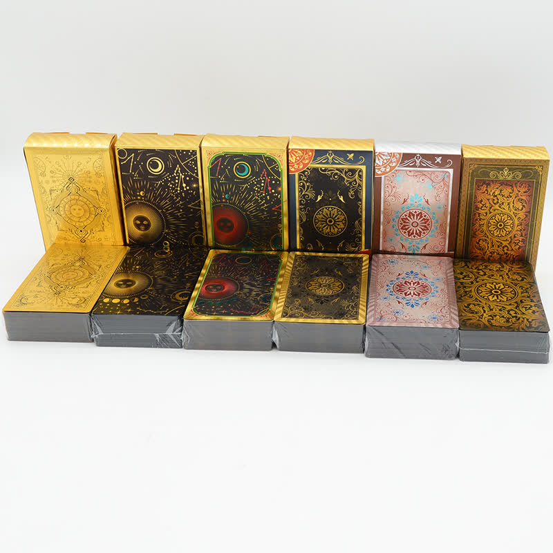 Carta del tarot delicada con lámina dorada de Olivenorma