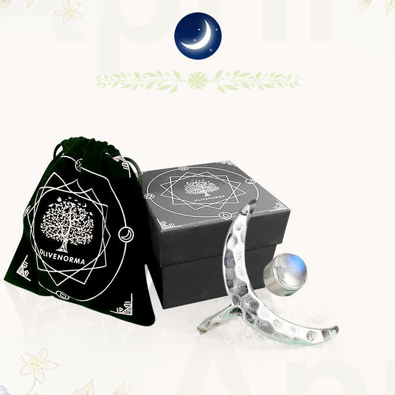 Anillo de luna creciente con piedra lunar de Olivenorma 