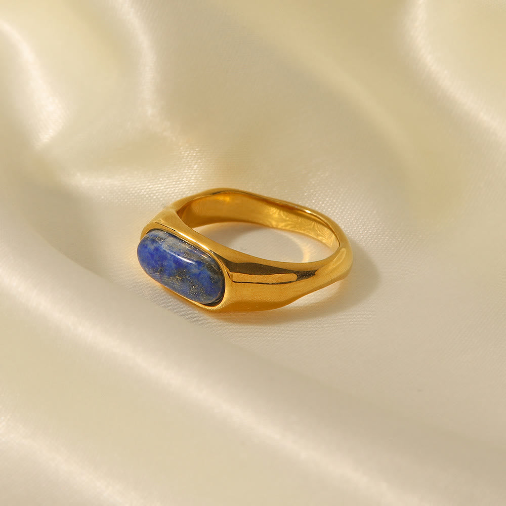 Anillo de oro con piedra natural ovalada de Olivenorma