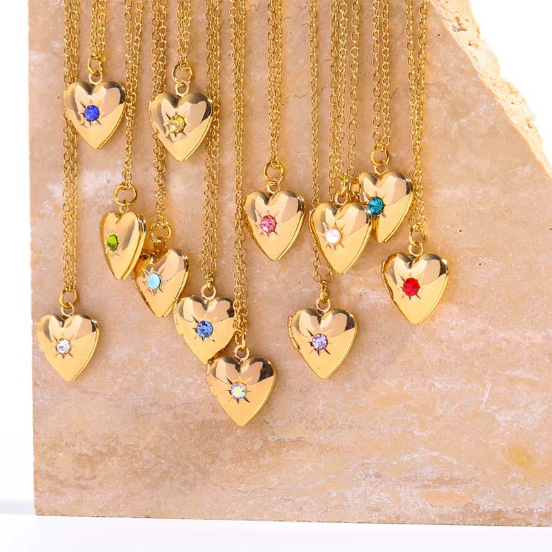 Collar con forma de corazón y piedra natal "Shine in My Heart" de Olivenorma 