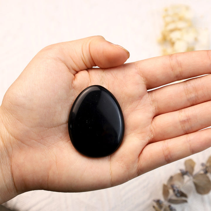 Piedra para la preocupación del pulgar con forma de huevo de ónix negro de Olivenorma