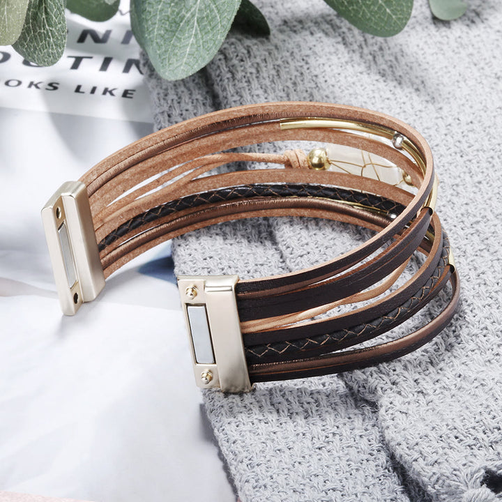 Pulsera de cuero trenzado con perlas naturales de agua dulce de Olivenorma 