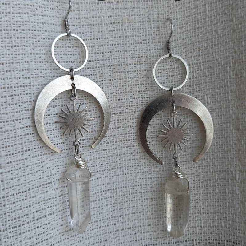 Pendientes de media luna con sol y cristales transparentes de Olivenorma