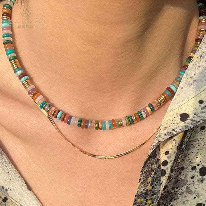 Pulsera y collar con piedras preciosas y cuentas redondas de cristal mixtas estilo bohemio de Olivenorma 