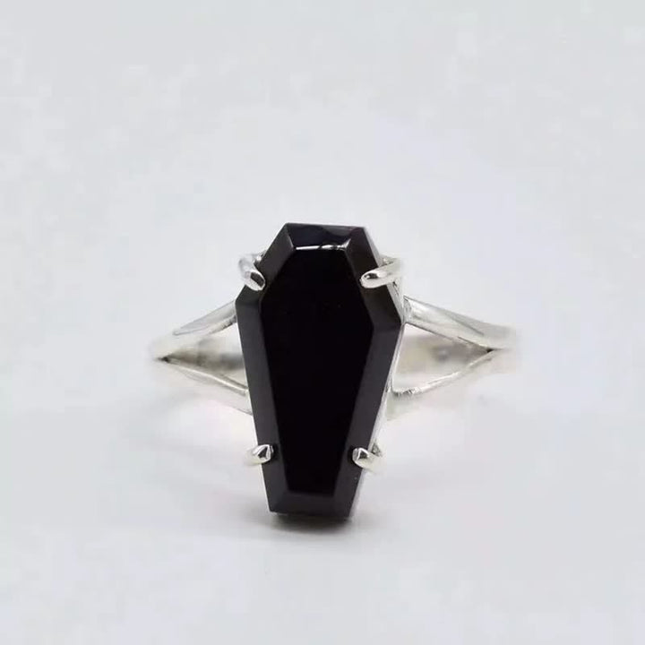 Anillo de ataúd de ónix negro de Olivenorma