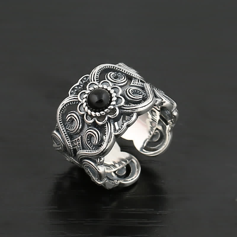 Anillo ajustable con diseño étnico de ónix negro de Olivenorma