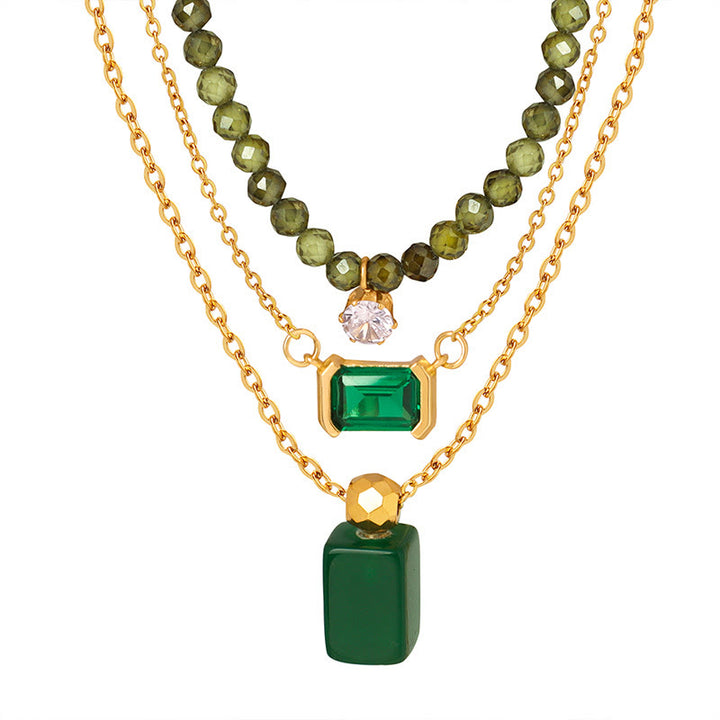 Collar con colgante de peridoto y aventurina verde esmeralda de Olivenorma 