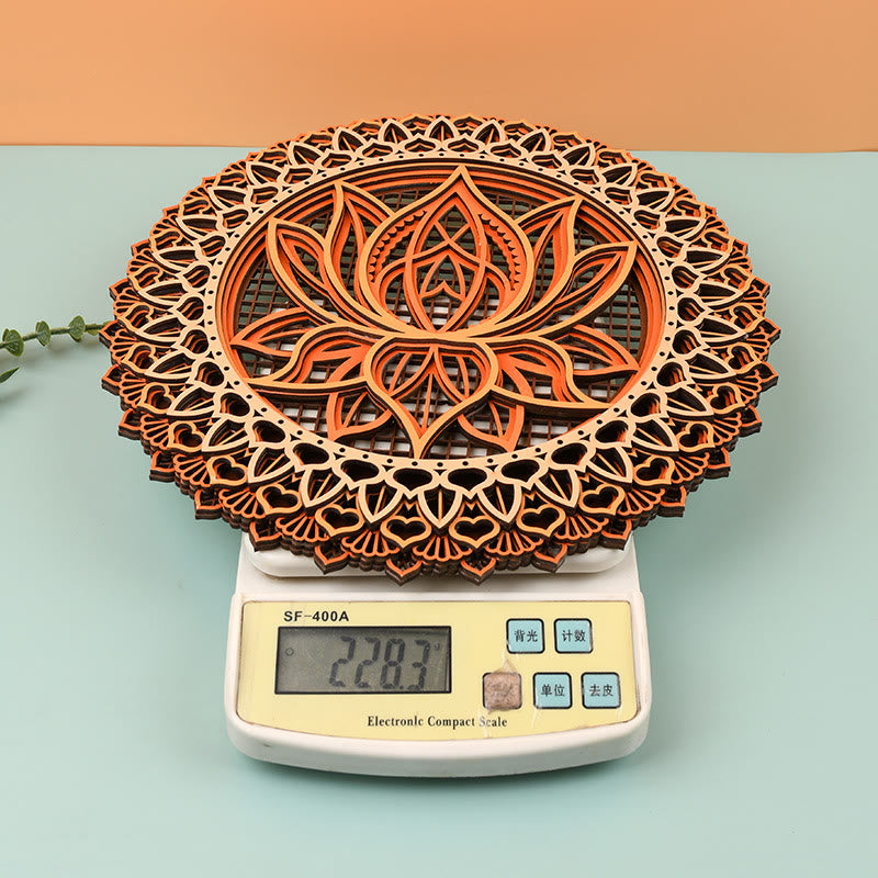 Decoración de pared con grabado 3D de madera con mandala de loto de Olivenorma