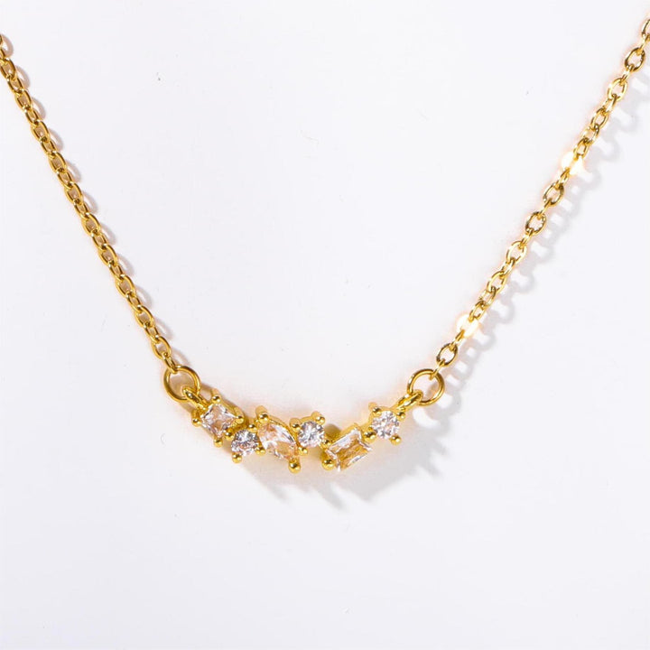 Collar de oro bañado en cobre con colgante de cuentas de piedra natal múltiple de Olivenorma