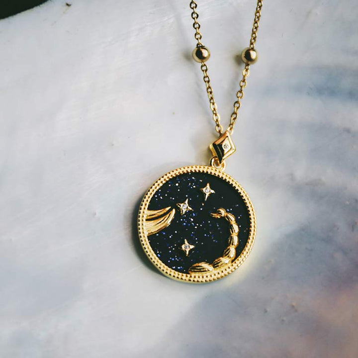 Collar con signo del zodiaco que escucha en piedra arenisca azul 