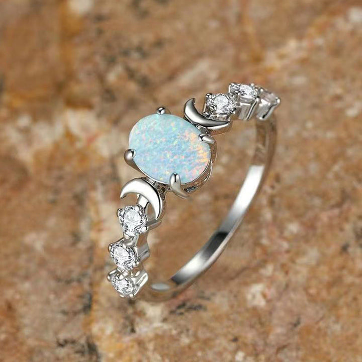 Anillo de ópalo con fases de luna creciente "Piedra de purificación" de Olivenorma