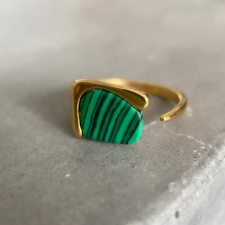 Anillo de piedra preciosa de malaquita de Olivenorma