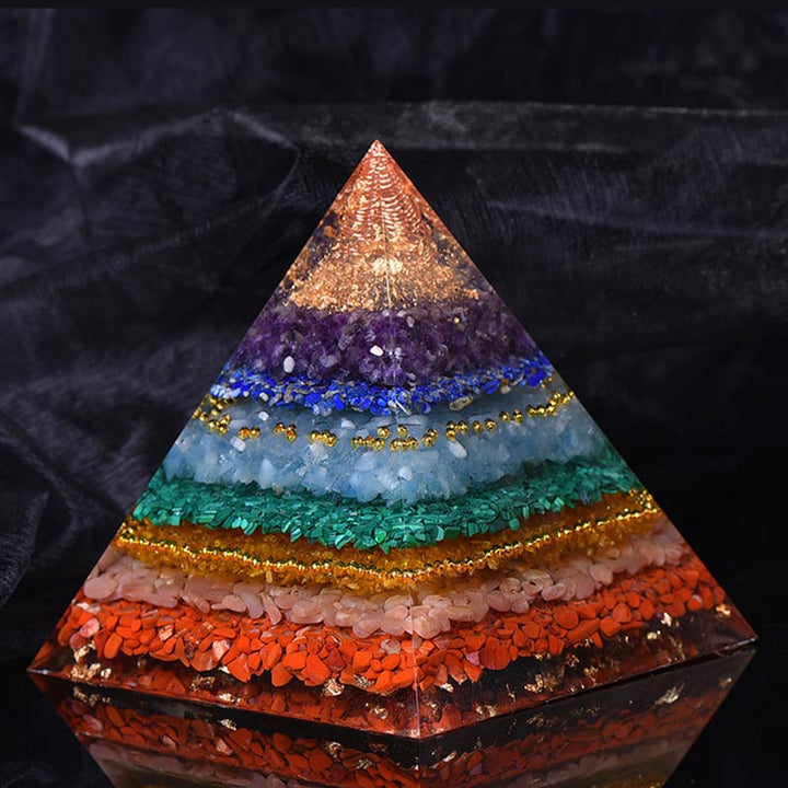 Pirámide orgónica de equilibrio de chakras naturales de Olivenorma 