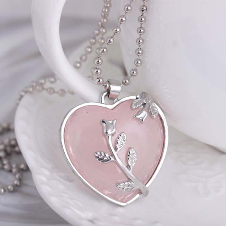 Collar de piedras preciosas rosas en forma de corazón de Olivenorma