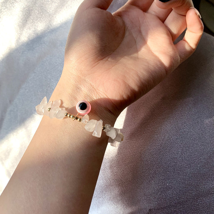 Pulsera con colgante de ojo malvado de grava de cristal natural de Olivenorma