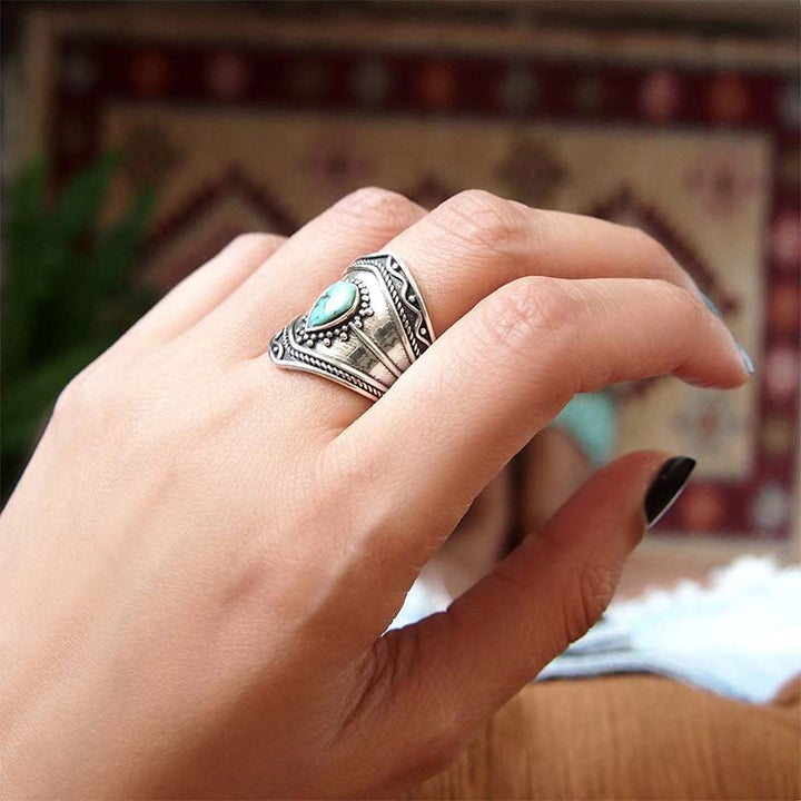 Anillo Reki turquesa con forma de gota de agua estilo boho de Olivenorma