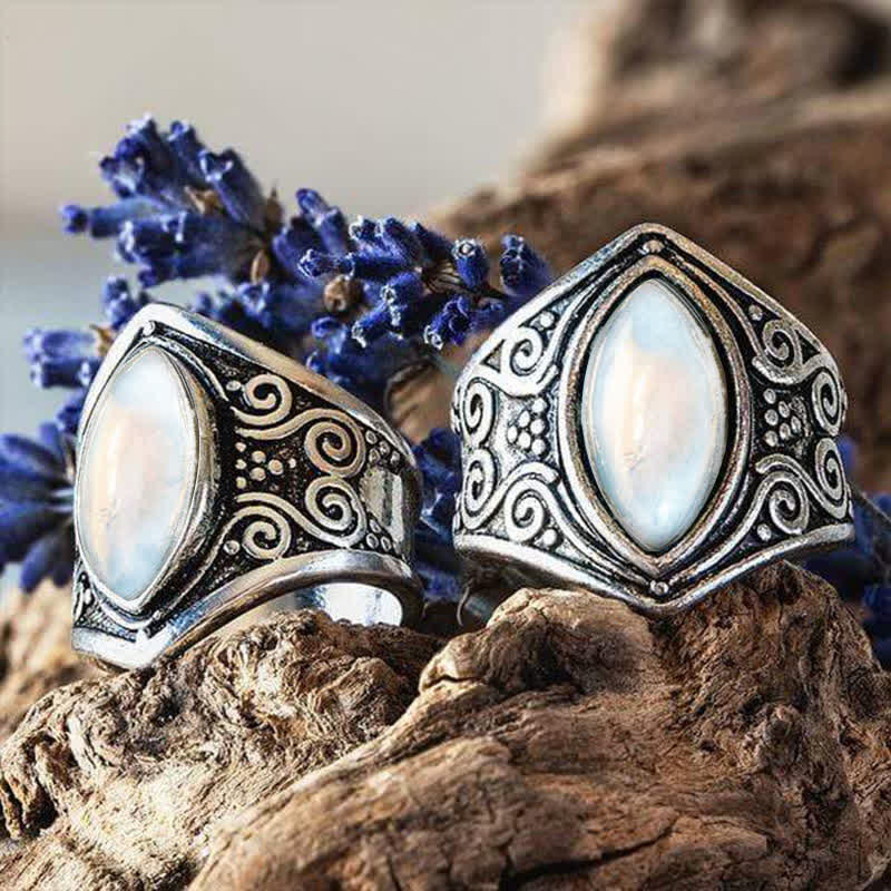 Anillo de protección curativa con piedra lunar Olivenorma