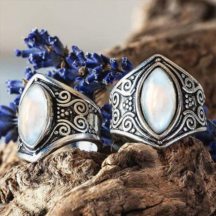 Anillo de protección curativa con piedra lunar Olivenorma