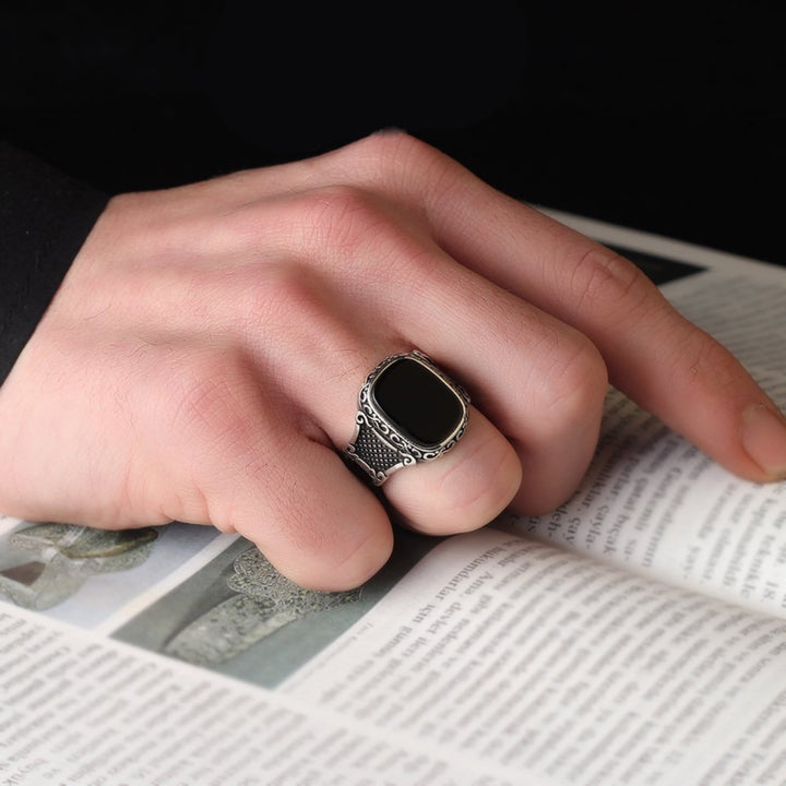 Anillo de plata de ley con ónix negro de Olivenorma para hombre