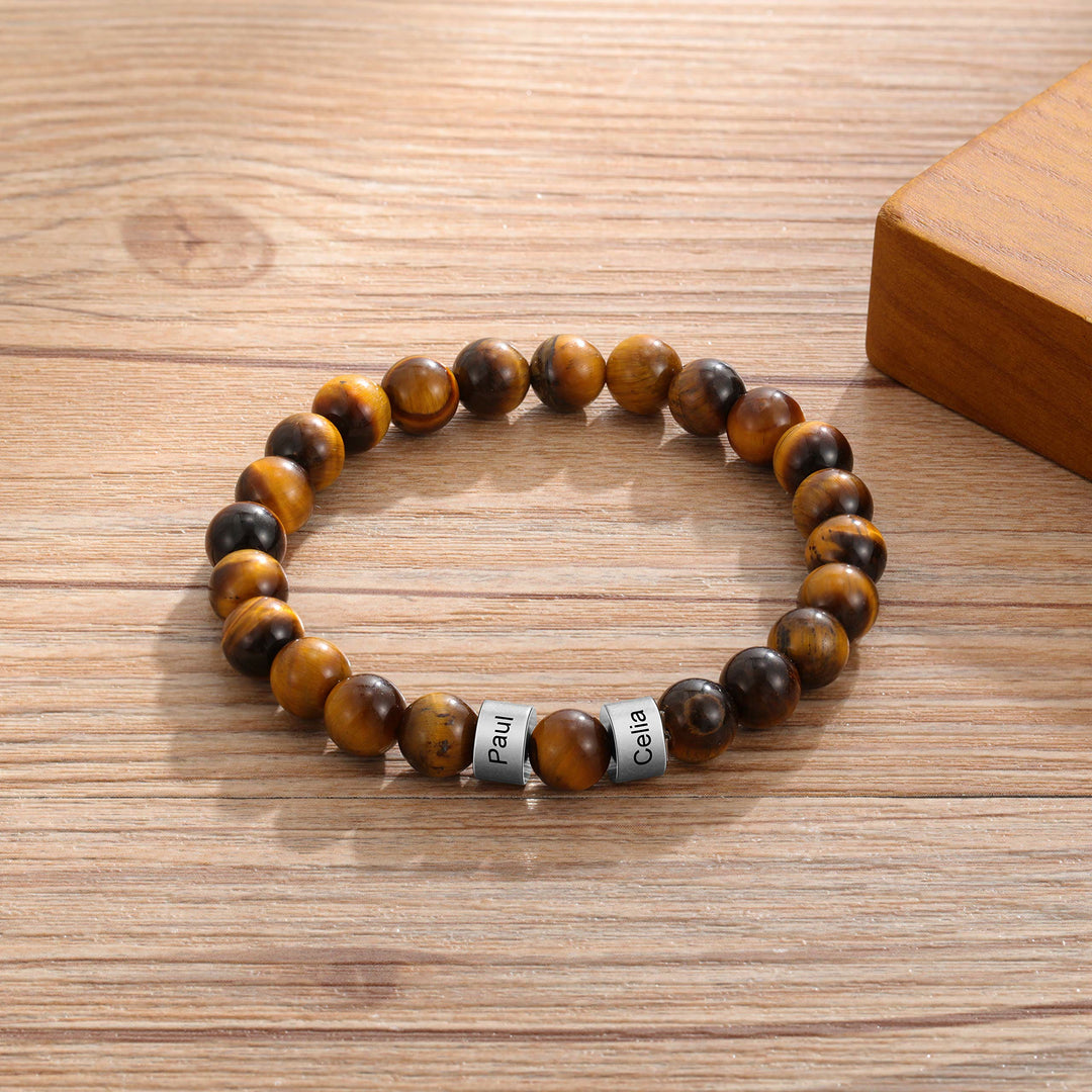 Pulsera de hombre personalizada con cuentas grabadas en piedra natural de Olivenorma