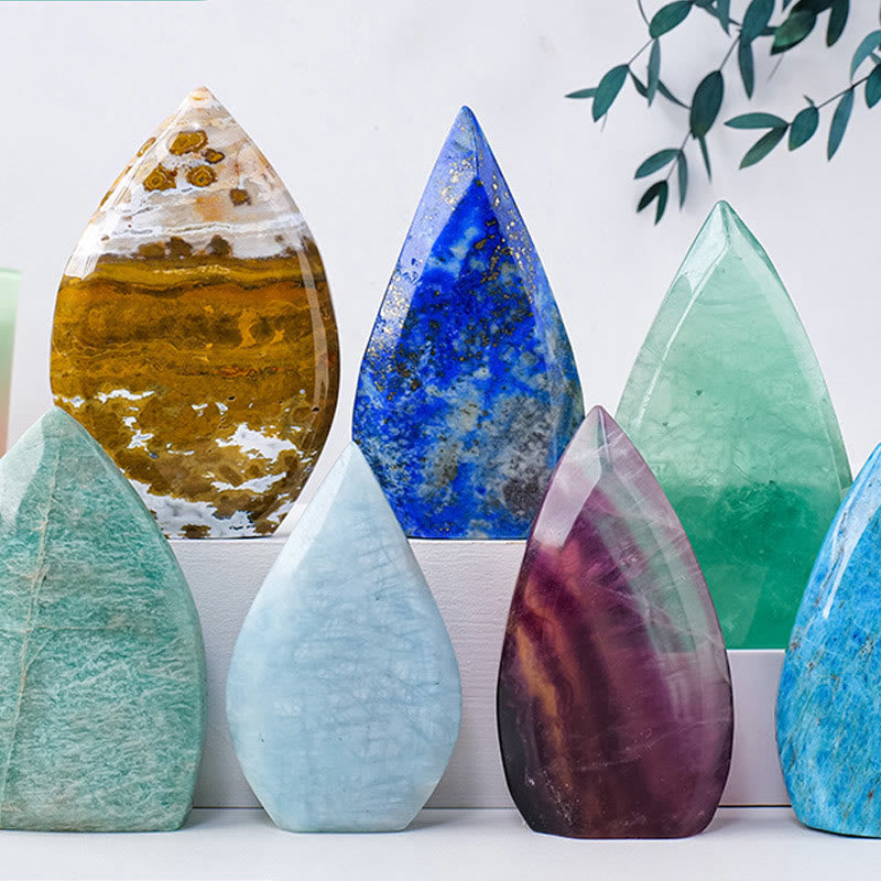 Adornos de piedras preciosas con forma de llama de cristal natural de Olivenorma