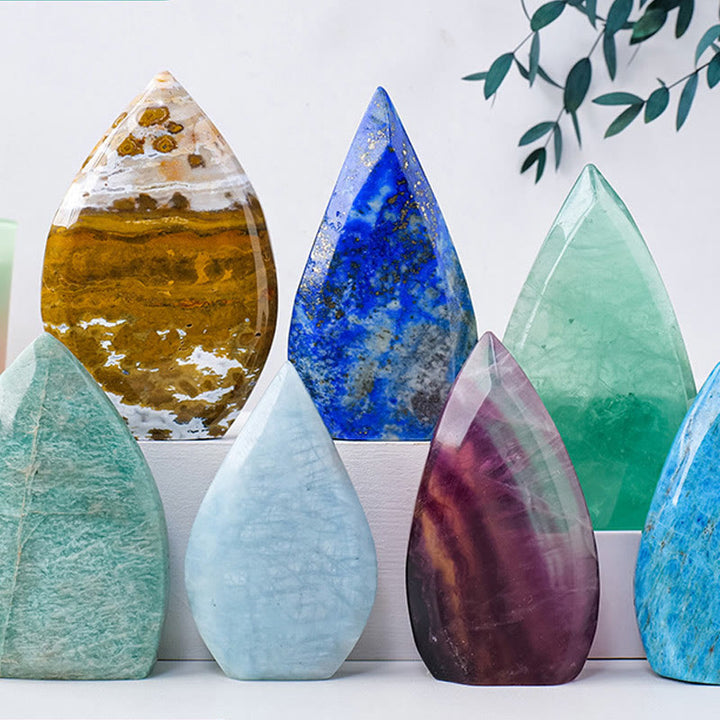 Adornos de piedras preciosas con forma de llama de cristal natural de Olivenorma