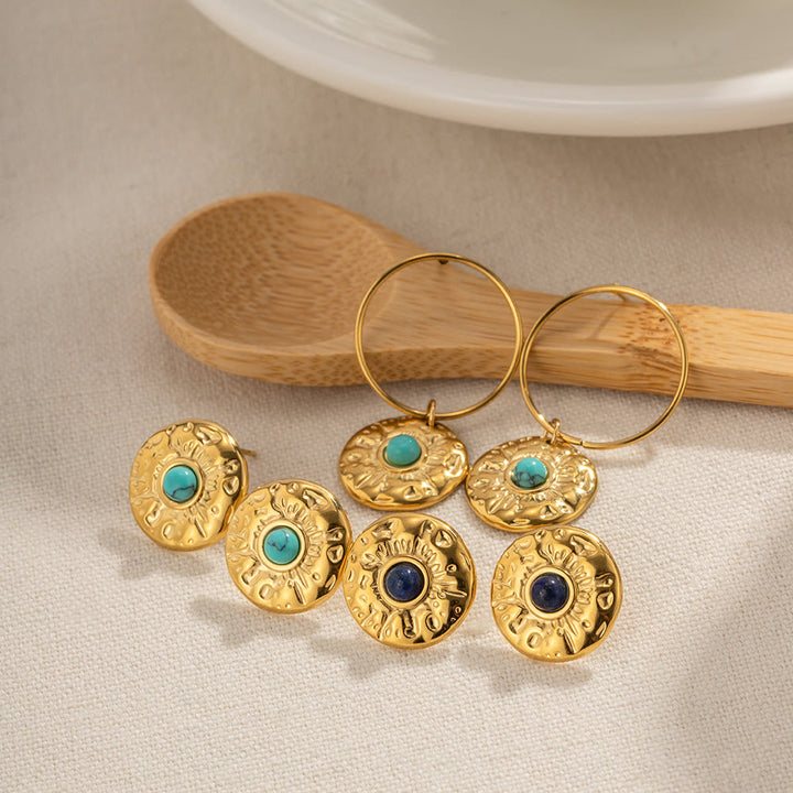 Pendientes de acero y titanio dorados con turquesa y sodalita de Olivenorma