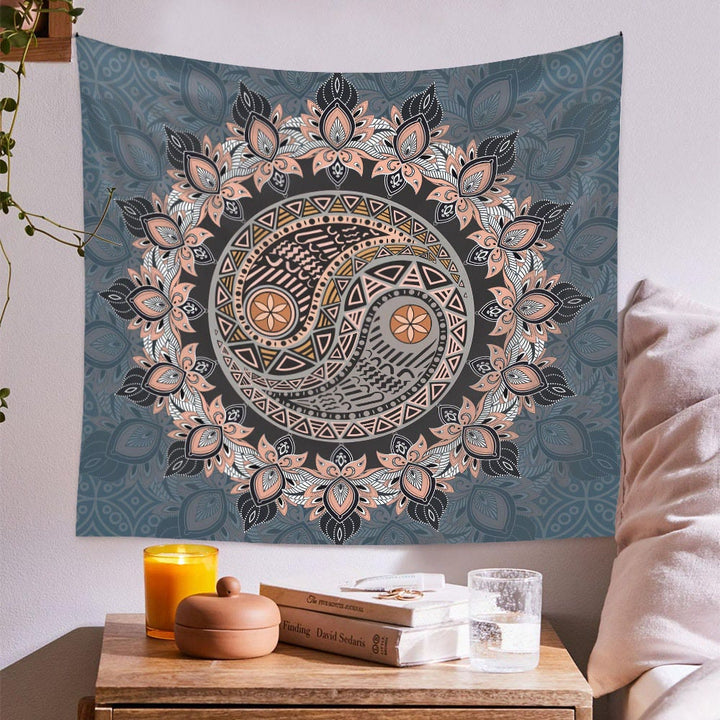 Tapiz con diseño circular Qiankun con flores bohemias de Olivenorma
