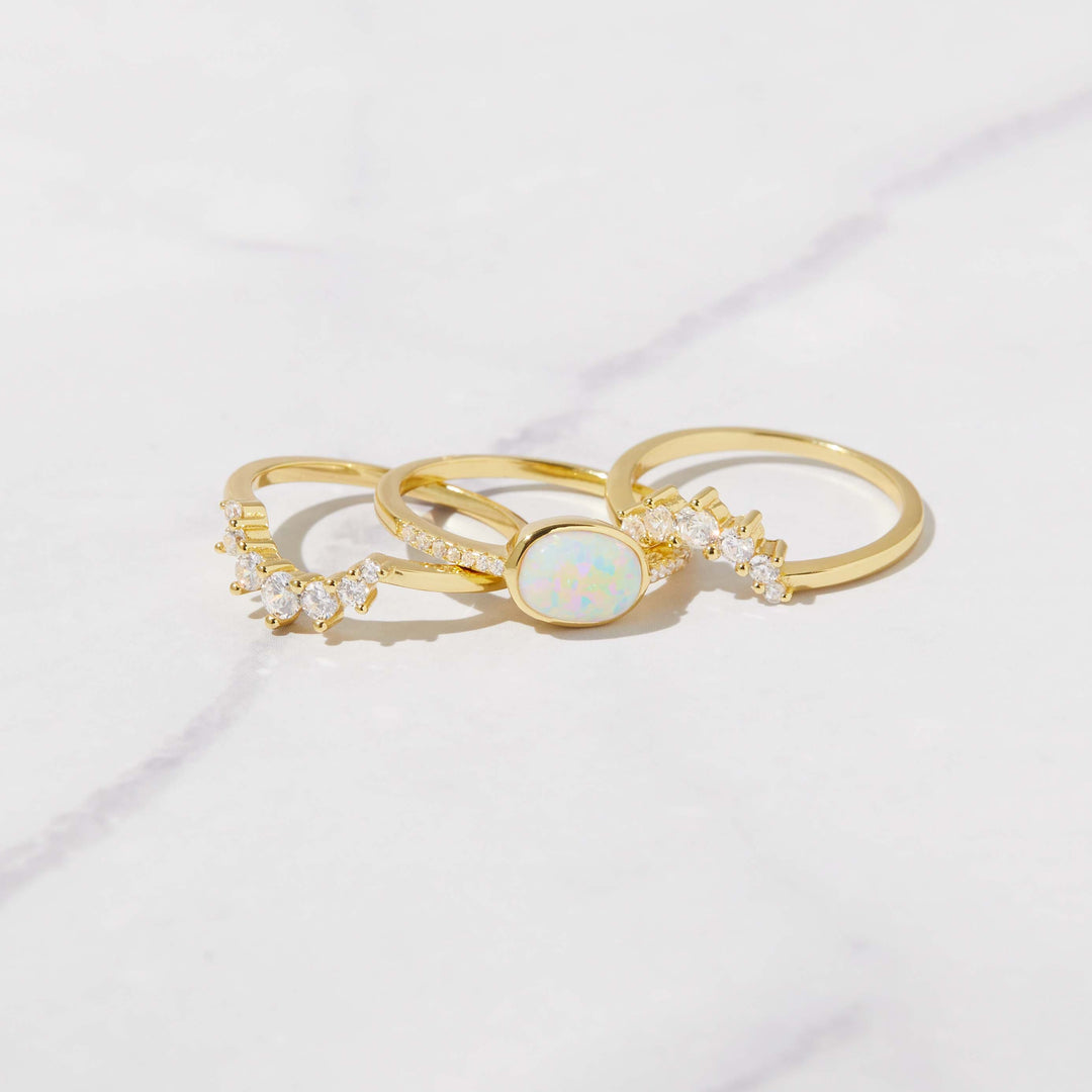 Anillo apilable de tres capas con ópalo de Olivenorma 