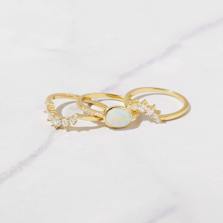 Anillo apilable de tres capas con ópalo de Olivenorma 