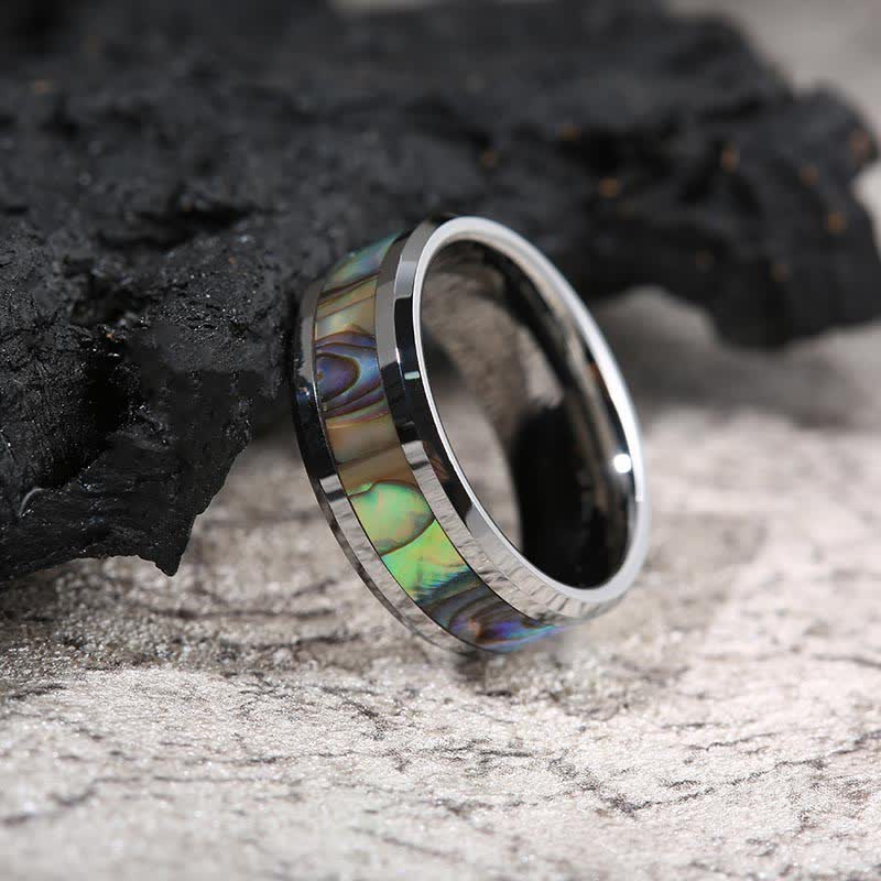 Anillo de carburo de tungsteno con concha de abulón y madera de koa de Olivenorma 