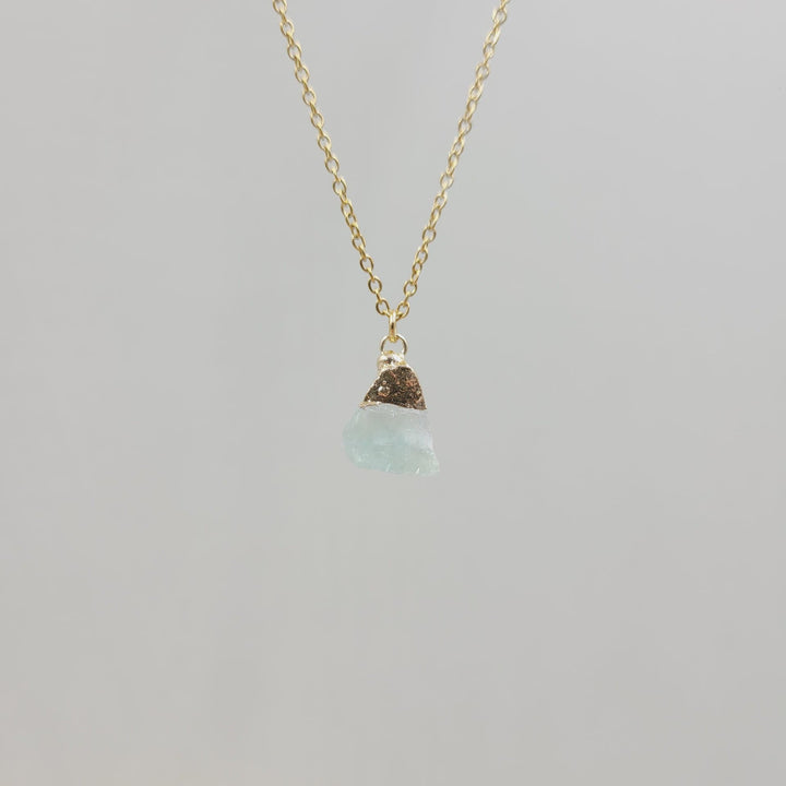 Collar de gemas de piedra cruda de cristal irregular de Olivenorma