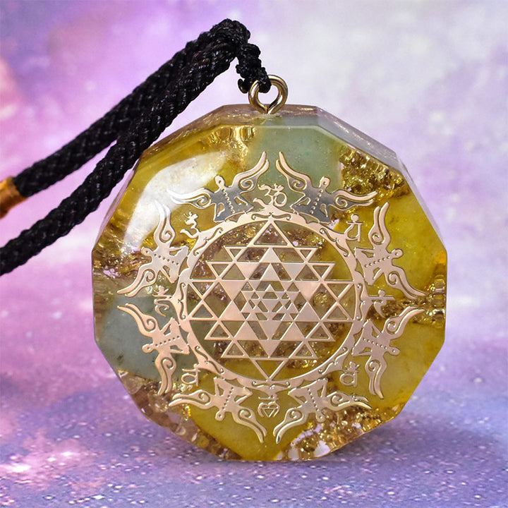 Collar con símbolo del cubo de Metatrón de aventurina verde y cristal transparente de Olivenorma 