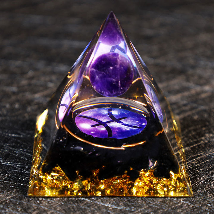 Pirámide de orgón de Piscis del zodíaco con grava de obsidiana y bola de amatista de Olivenorma 