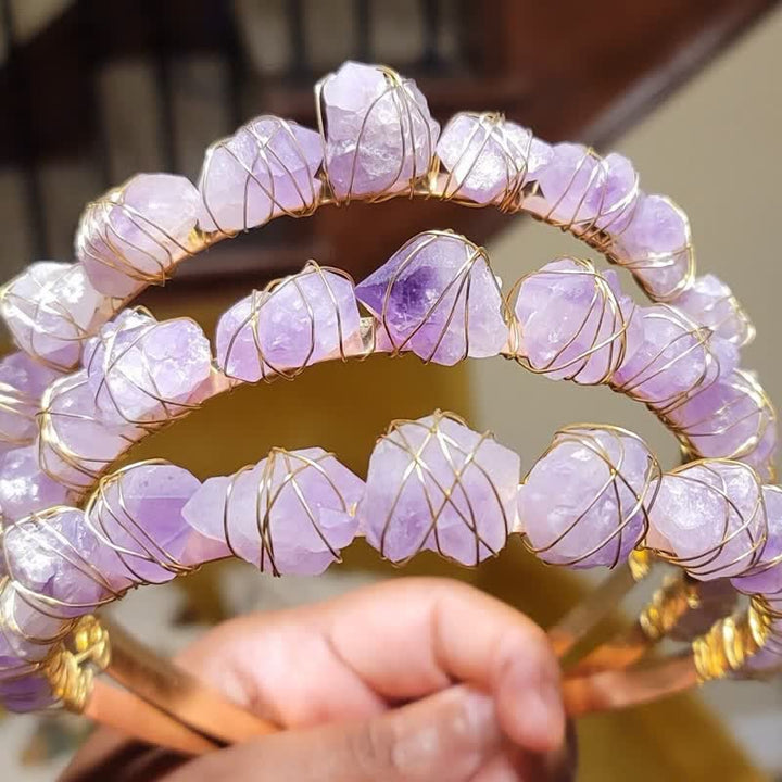 Postizo artesanal de cristal de amatista con forma de cuervo de Olivenorma
